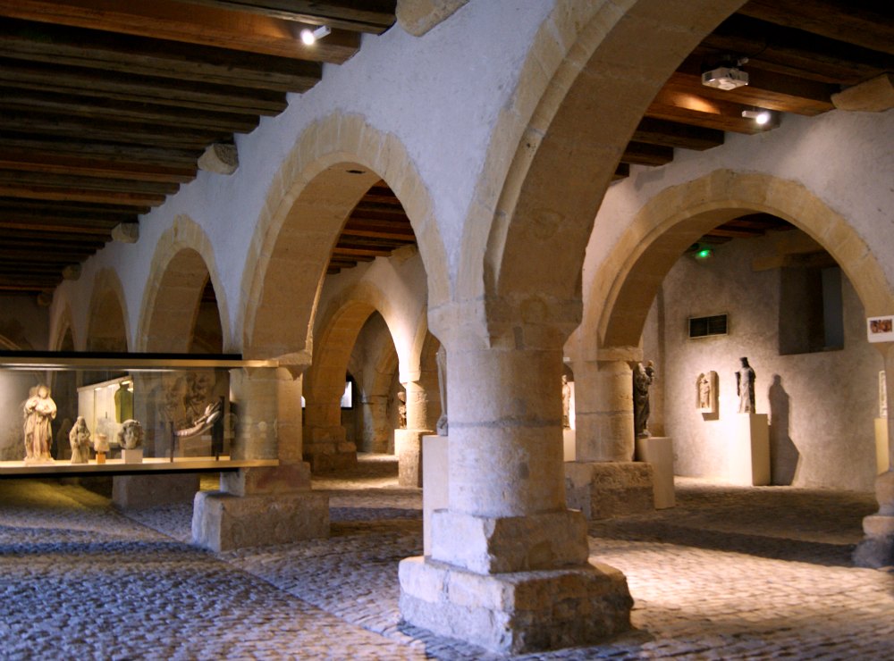 Roman_Artefacts_Musee_de_La_Cour_dOr_Metz.jpg